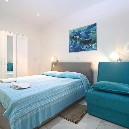 Apartman Surida 1303 *